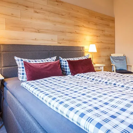 Hirsch Gartenschlaefer - Zentral - Garten * Bad Harzburg