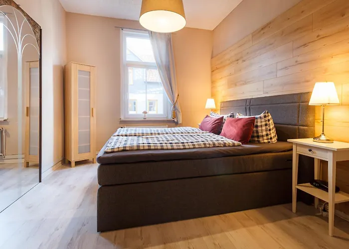 Hirsch Gartenschlaefer - Zentral - Garten * Bad Harzburg