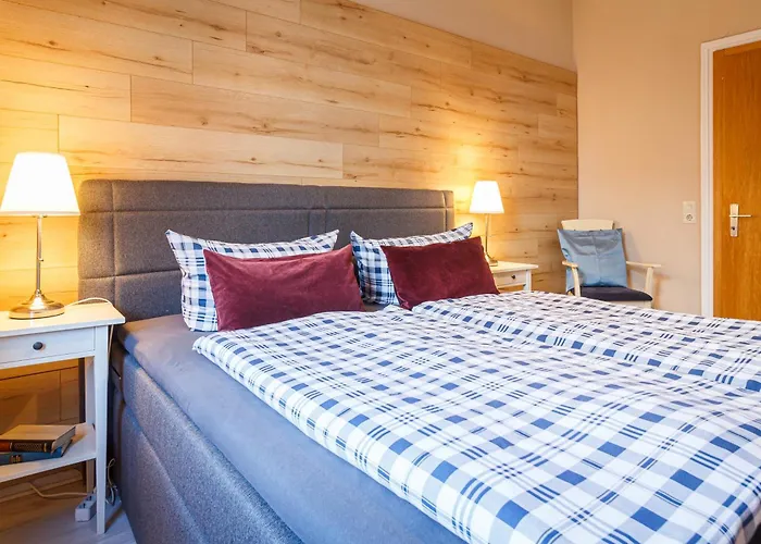 Hirsch Gartenschlaefer - Zentral - Garten * Bad Harzburg